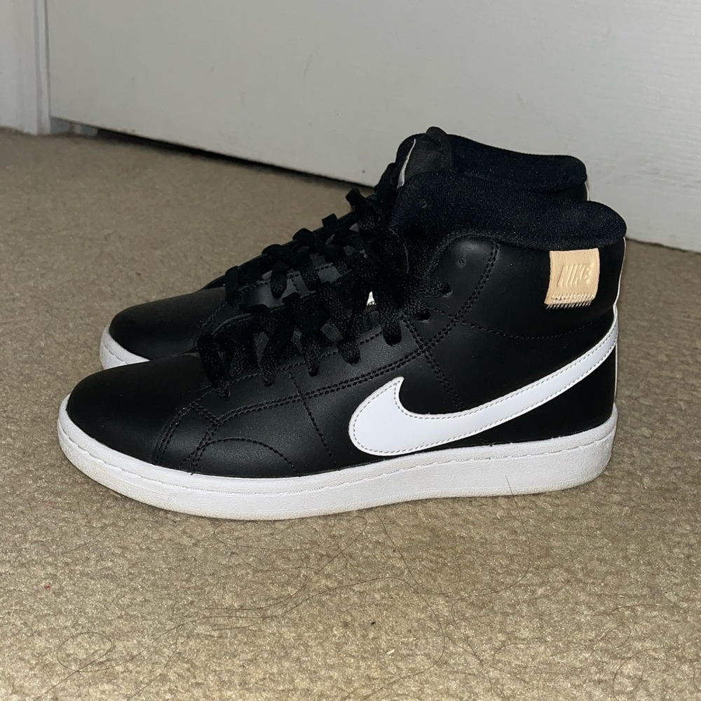 Nike Court Royale 2 Mid